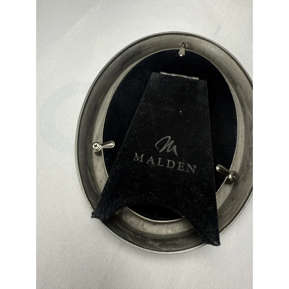 Malden Pewter Ornate Floral Oval Picture Photo Frame 3.5” x 5” Easel Back